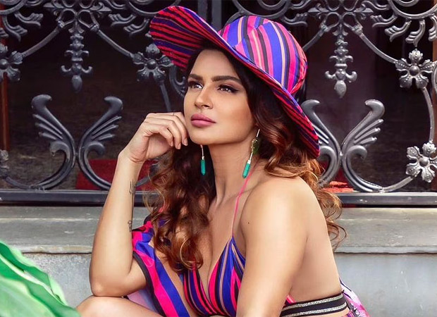 Aashka Goradia bids goodbye to showbiz; the actress wants to pursue another career (1)