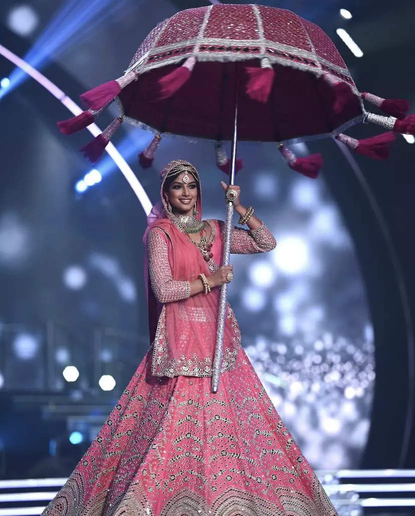 harnaaz sandhu-Pink lehenga for the national costume round